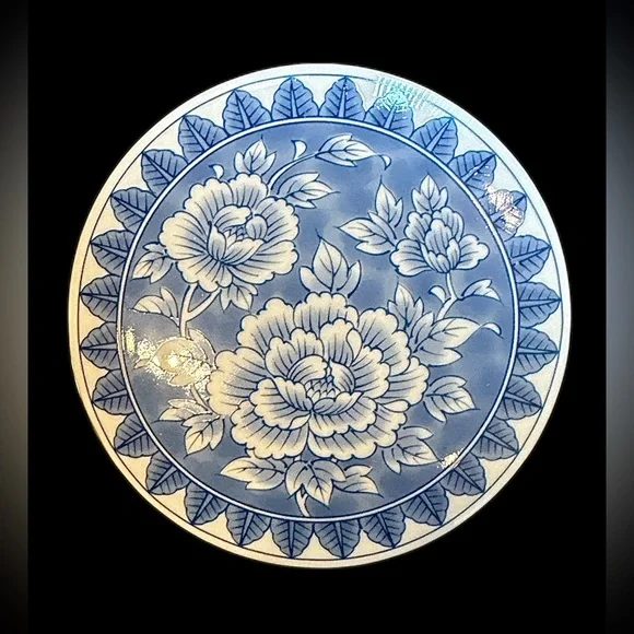 Tiffany & Co. Vintage Blue and White Floral Trinket Box - Picture 2 of 5